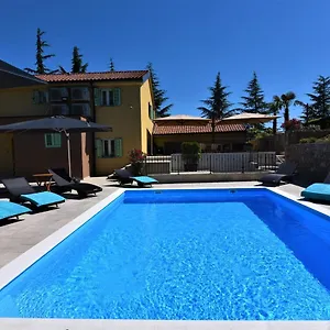 Bed & Breakfast Letorina And With Pool, Matulji